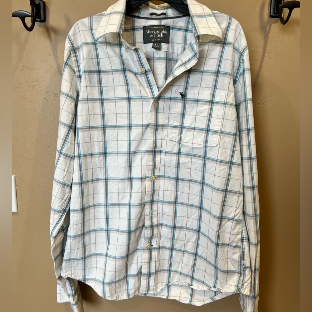 Men’s Abercrombie & Fitch button up shirt